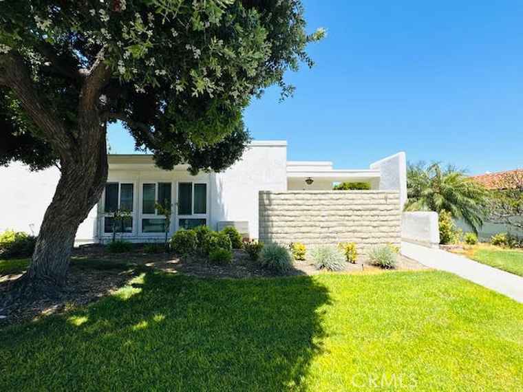 Photo of 2179 Via Puerta Unit Q Laguna Woods, CA 92637