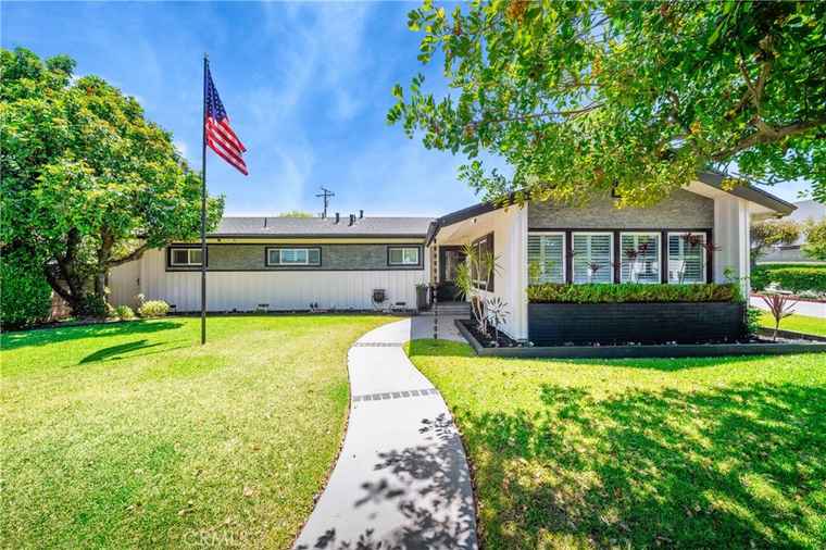 Photo of 780 S Briargate Ln Covina, CA 91723