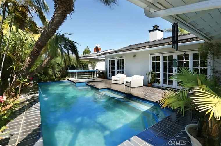 Photo of 233 E 21st St Costa Mesa, CA 92627