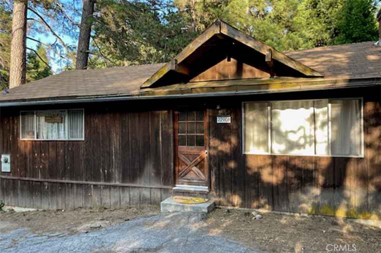 Photo of 22908 Redwood Way Crestline, CA 92325