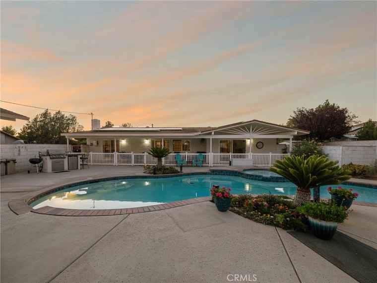 Photo of 14139 Havasu Rd Apple Valley, CA 92307