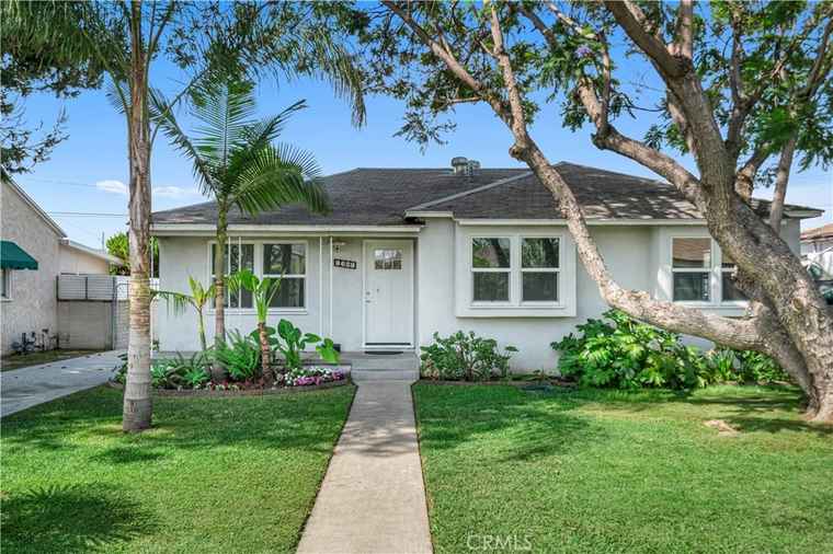 Photo of 8628 Springer St Downey, CA 90242