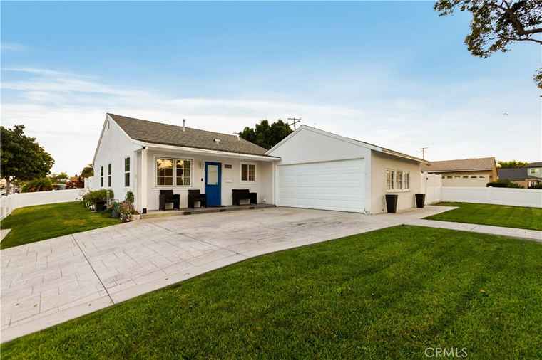 Photo of 14709 Bodger Ave Hawthorne, CA 90250