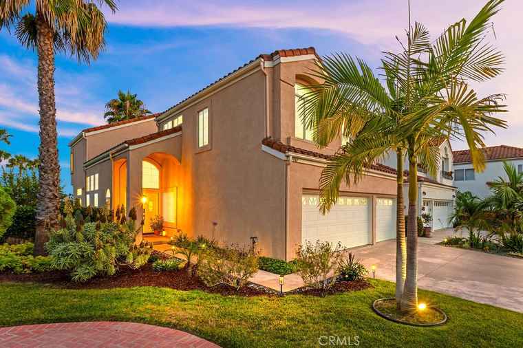 Photo of 25082 Eaton Ln Laguna Niguel, CA 92677