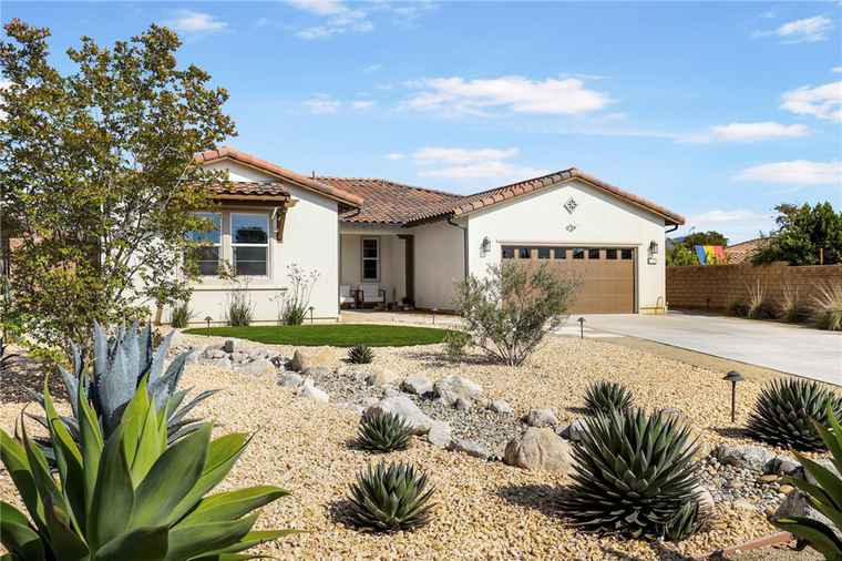 Photo of 3108 Mineral Wells Ct Simi Valley, CA 93063