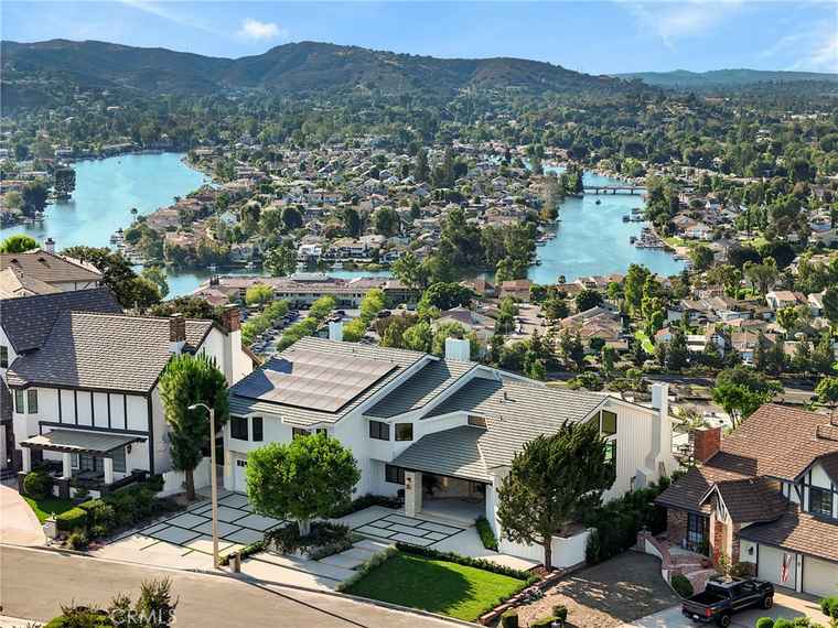 Photo of 32075 Canterhill Pl Westlake Village, CA 91361