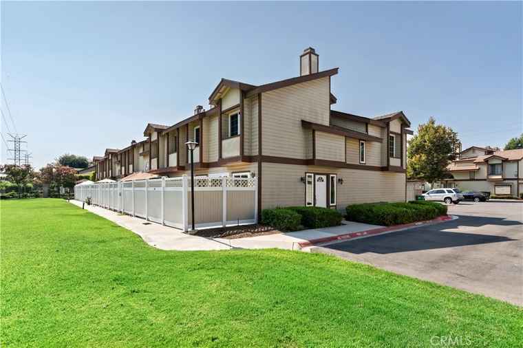 Photo of 8939 Gallatin Rd #104 Pico Rivera, CA 90660