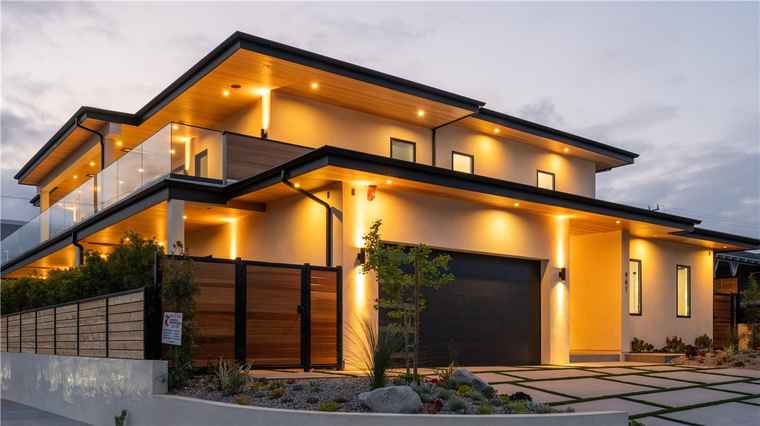 Photo of 461 NW Chabela Dr Manhattan Beach, CA 90266