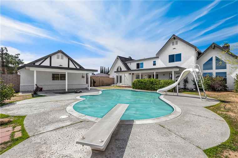 Photo of 14287 Bochee Apple Valley, CA 92307