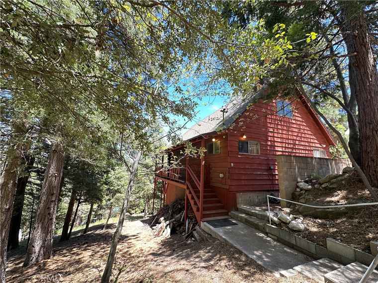 Photo of 25648 Hi Ln Twin Peaks, CA 92391
