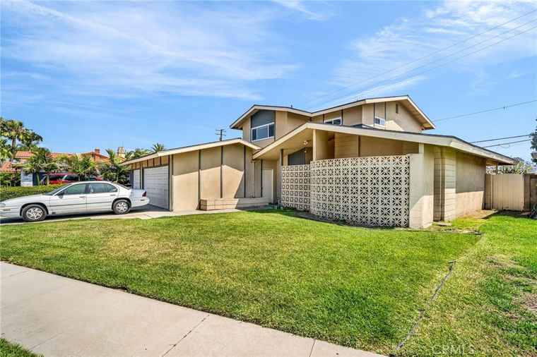 Photo of 9184 Cecilia St Downey, CA 90241