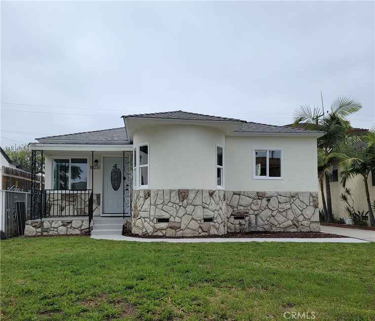 Photo of 10235 Kauffman Ave South Gate, CA 90280