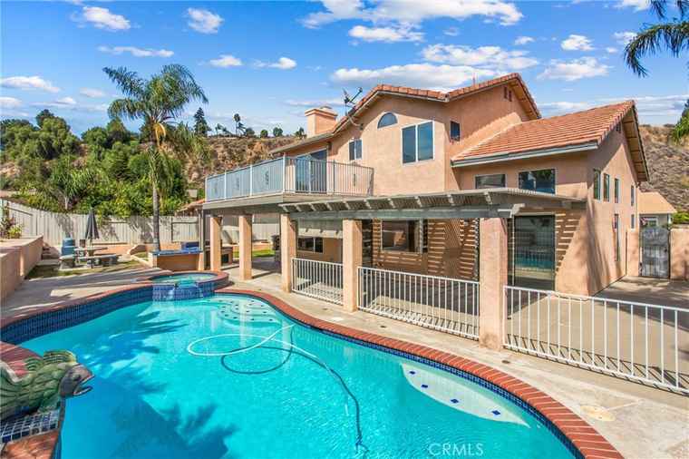 Photo of 6714 Country Oaks Dr Highland, CA 92346