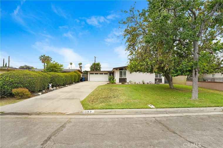 Photo of 137 N Viceroy Ave Azusa, CA 91702