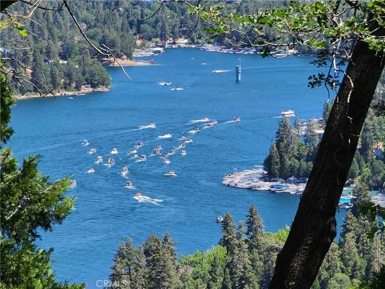 Photo of 579 E Victoria Ct Lake Arrowhead, CA 92352