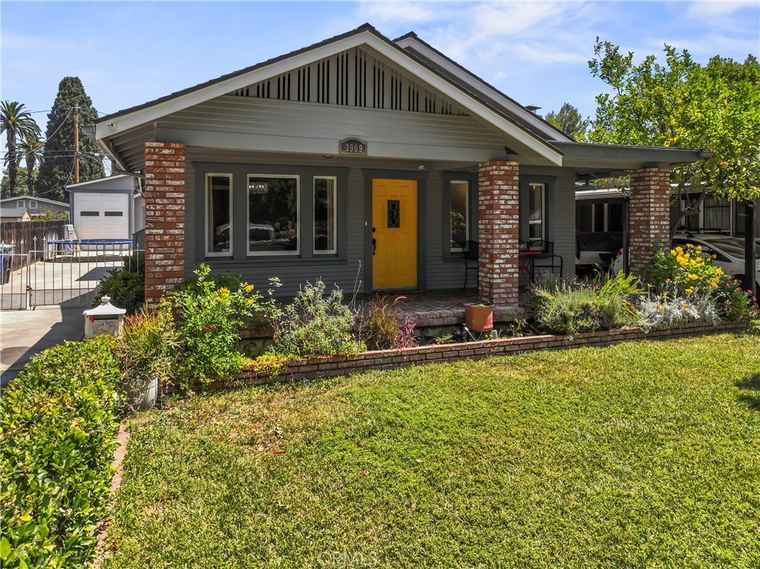 Photo of 3909 Oakwood Pl Riverside, CA 92506