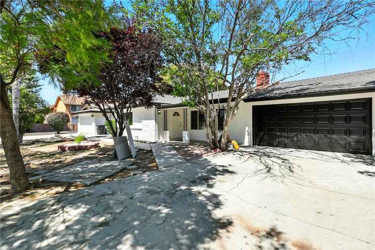 Photo of 1170 Turquoise St Hemet, CA 92543