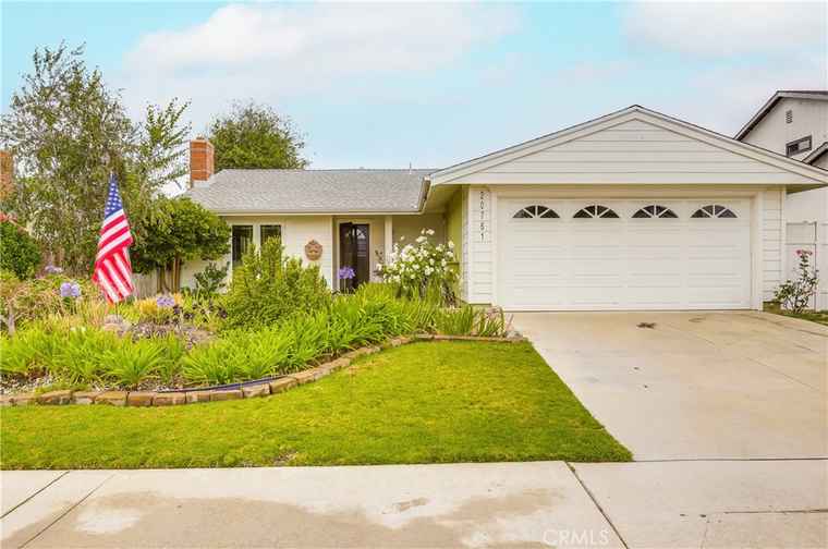 Photo of 20761 Charwood Ln Huntington Beach, CA 92646