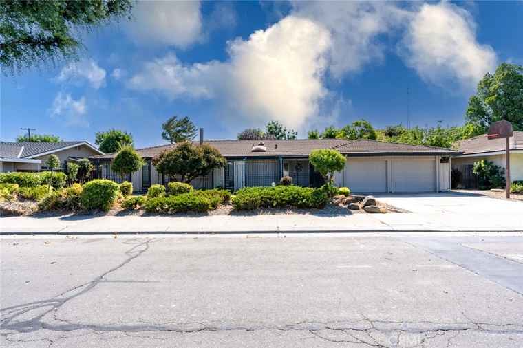Photo of 1838 Hillview Dr Los Banos, CA 93635