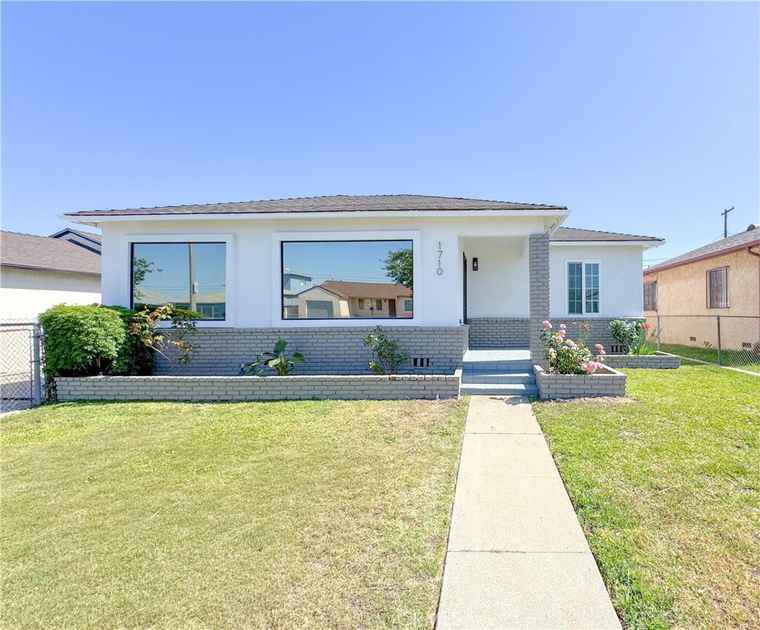 Photo of 1710 W Arbutus St Compton, CA 90220