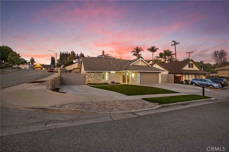 Photo of 385 Buttonwood Dr Brea, CA 92821