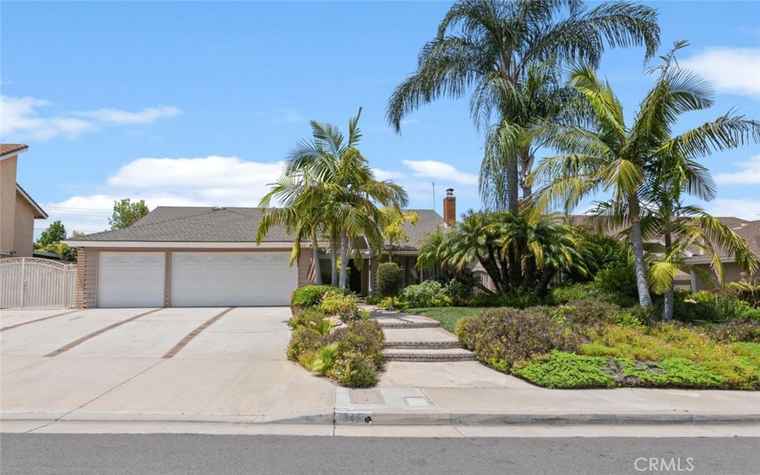 Photo of 345 N Lakedale Anaheim Hills, CA 92807