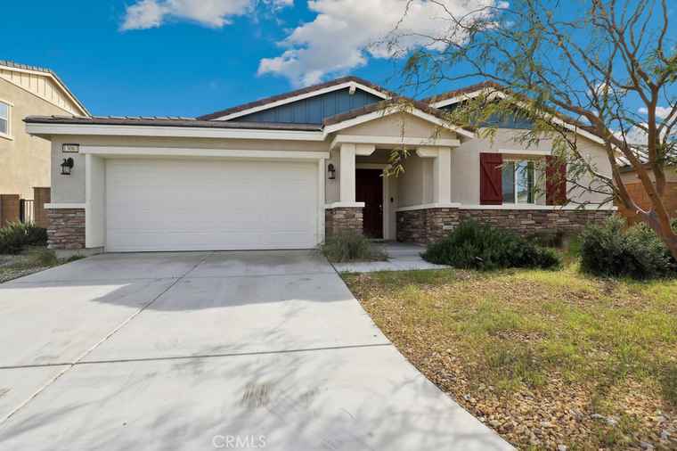 Photo of 13067 Eastwind Way Victorville, CA 92392