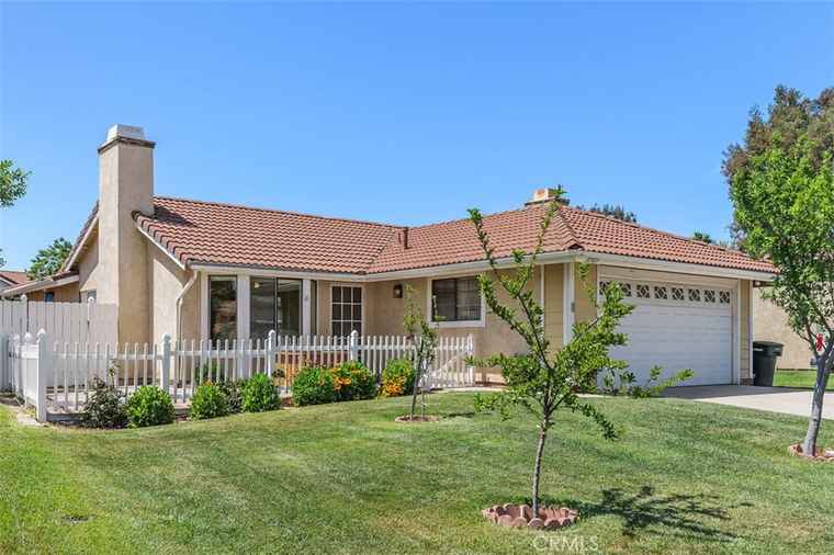 Photo of 39619 Knollridge Dr Temecula, CA 92591