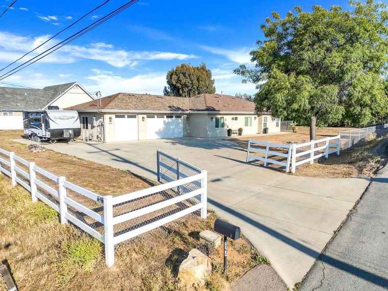 Photo of 224 Sage Rd El Cajon, CA 92021