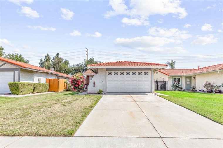 Photo of 1866 Overland St Colton, CA 92324