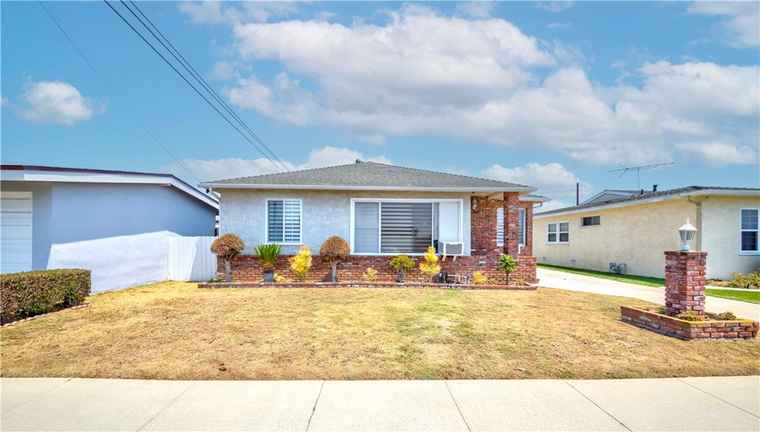 Photo of 16008 S Saint Andrews Pl Gardena, CA 90247
