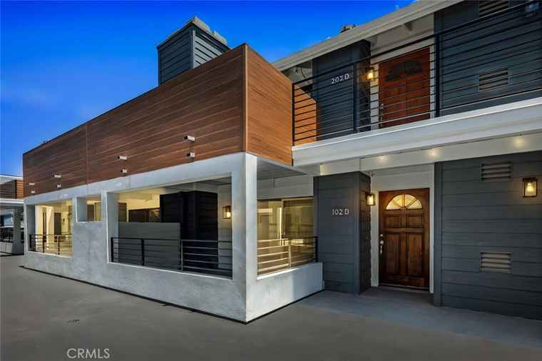 Photo of 345 Avocado St Unit D5 Costa Mesa, CA 92627