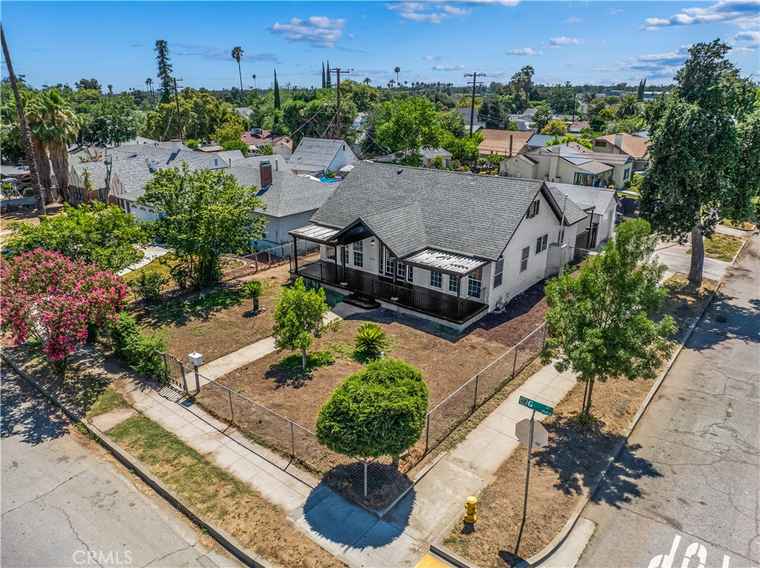 Photo of 1996 N G St San Bernardino, CA 92405