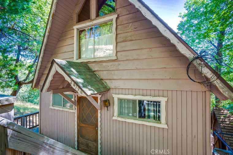 Photo of 24796 Edelweiss Dr Crestline, CA 92325