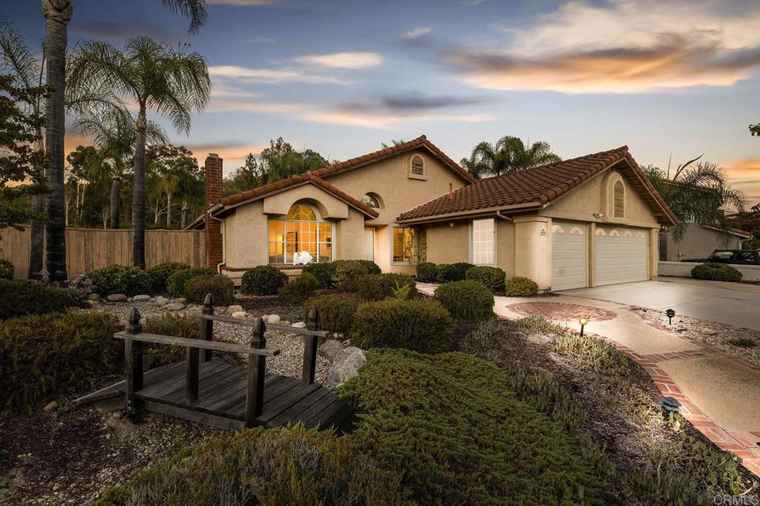 Photo of 14001 Saddlewood Dr Poway, CA 92064