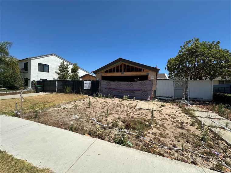 Photo of 1901 Mariners Dr Newport Beach, CA 92660