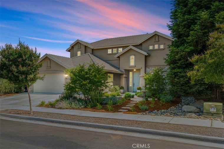 Photo of 1060 Sleepy Hollow Rd Paso Robles, CA 93446