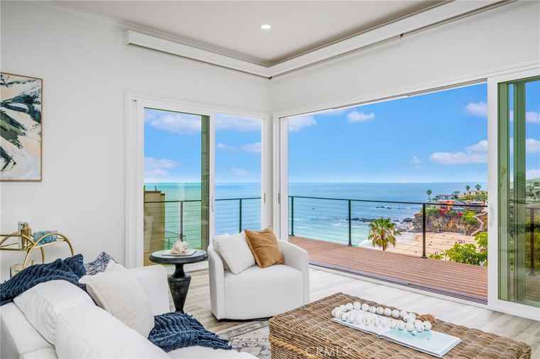 Photo of 32015 Point Pl Laguna Beach, CA 92651