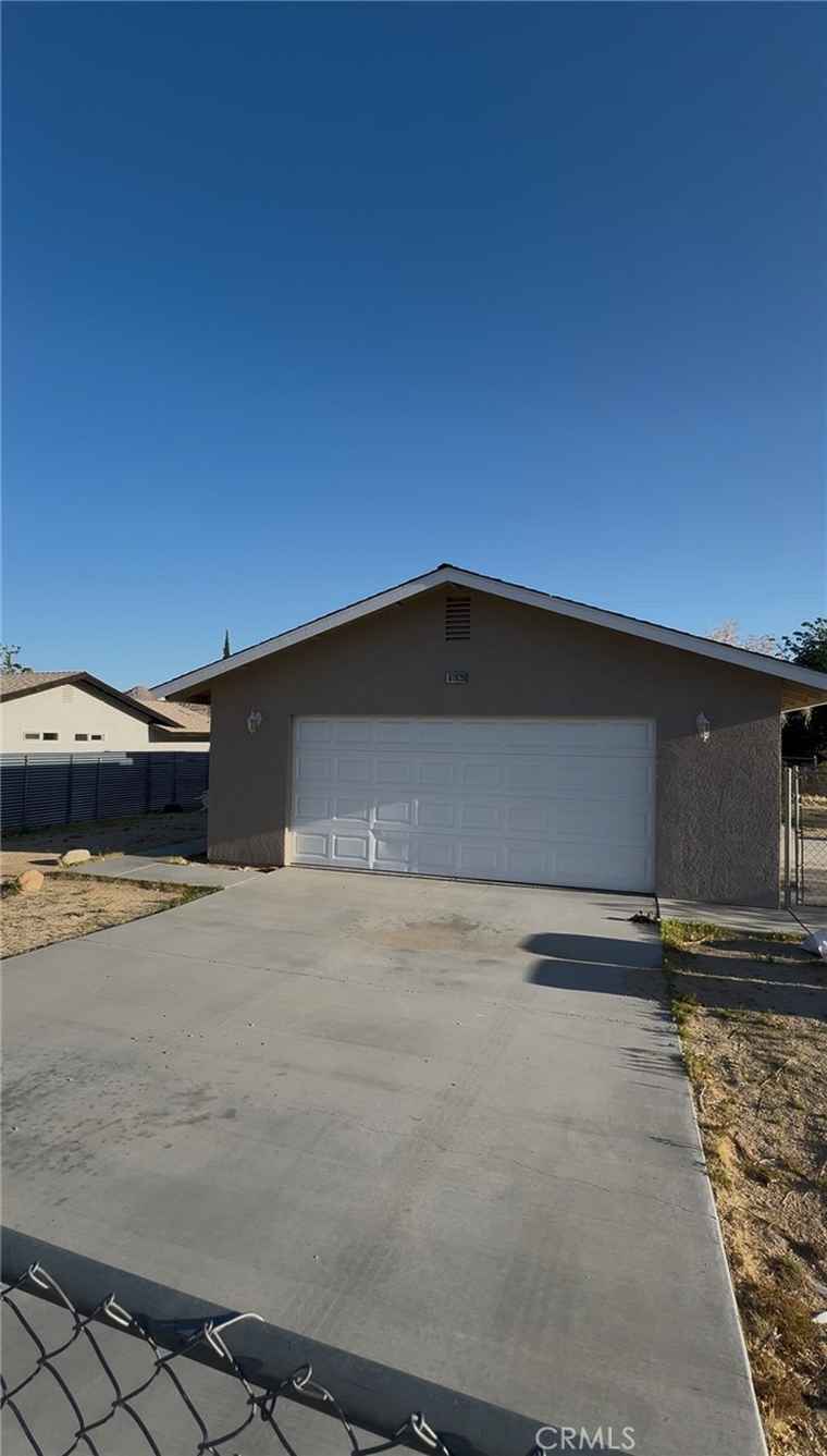Photo of 61929 Petunia Dr Joshua Tree, CA 92252