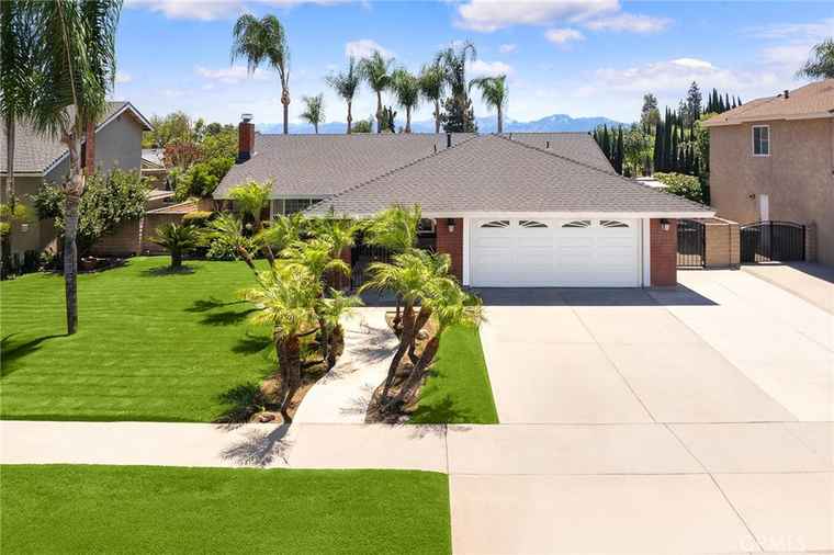 Photo of 1126 E Bermuda Dunes St Ontario, CA 91761