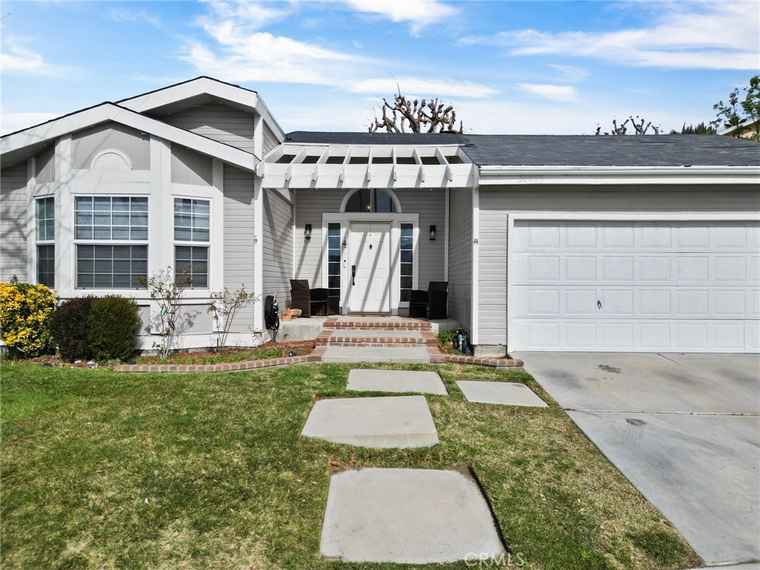 Photo of 20095 Shadow Island Dr Canyon Country, CA 91351