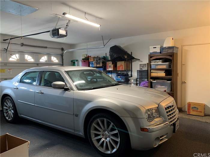 Chrysler 300 assessors online