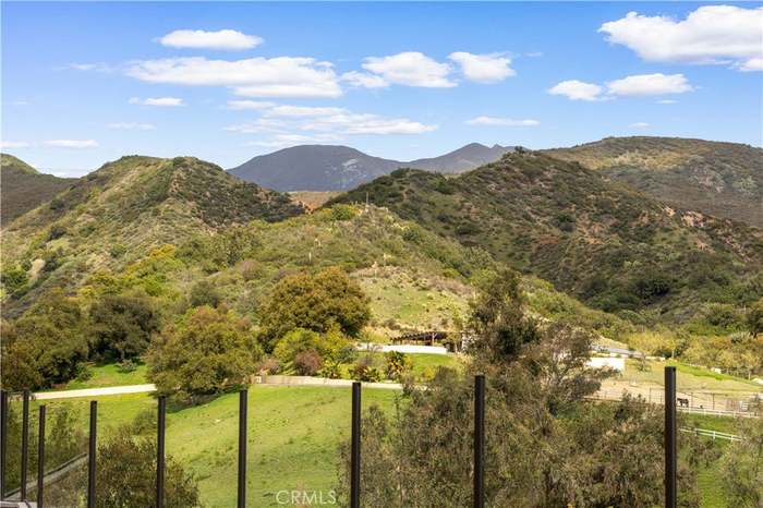 18492 Boulder Blf, Silverado, CA 92676 | For Sale