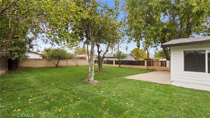 8815 Quakertown Ave, Northridge, CA 91324 | MLS #OC25060563