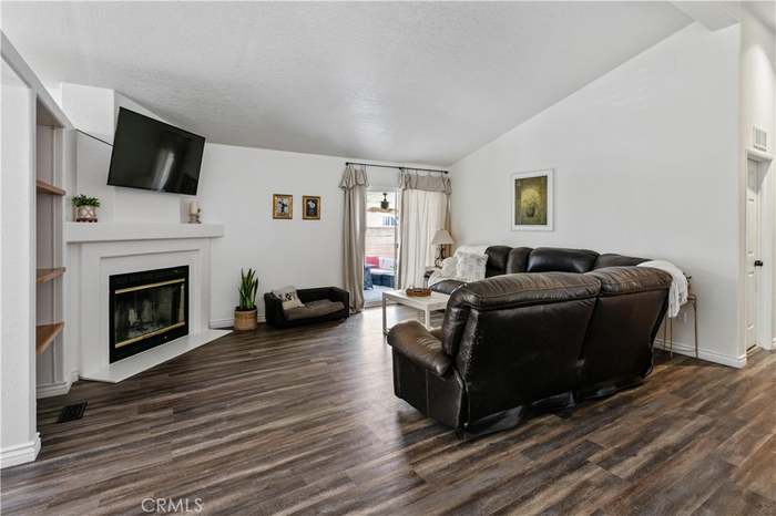 20076 Canyon View Dr, Canyon Country, CA 91351 | Redfin 20076 Canyon View Dr, Canyon Country, CA 91351 | Redfin