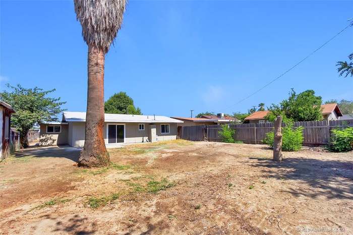 5721 29th St, Riverside, CA 92509