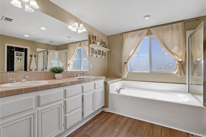 35244 Begonia Ln, Winchester, CA 92596