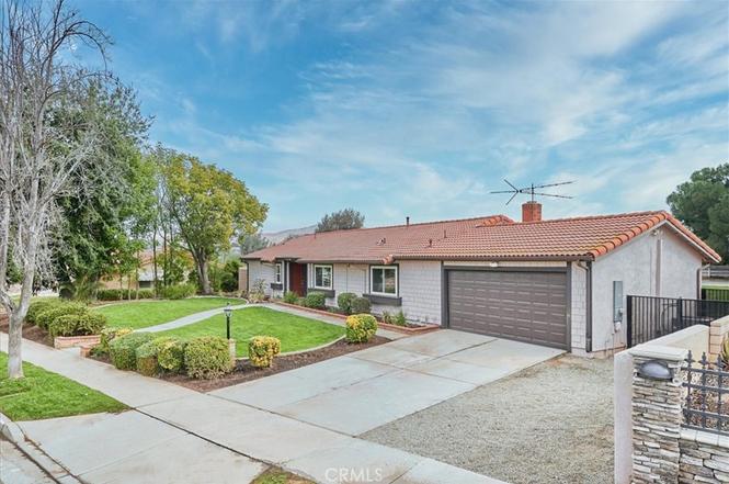 洋書 IN PERFECT SHAPE 19206 State St, Corona, CA 92881 | Redfin