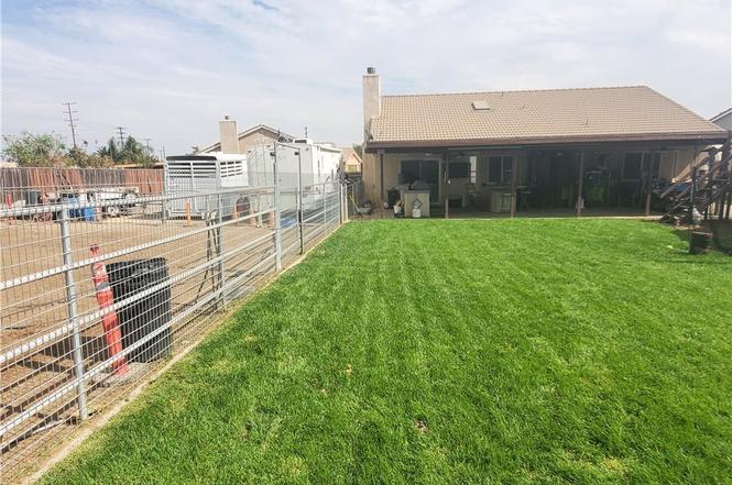 11326 Farmers Ct, Bloomington, CA 92316 | MLS# CV20218492 ...