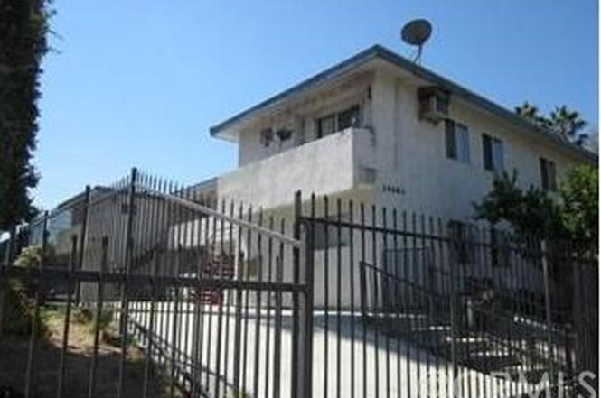14684 HUBBARD St, Sylmar, CA 91342 | Redfin